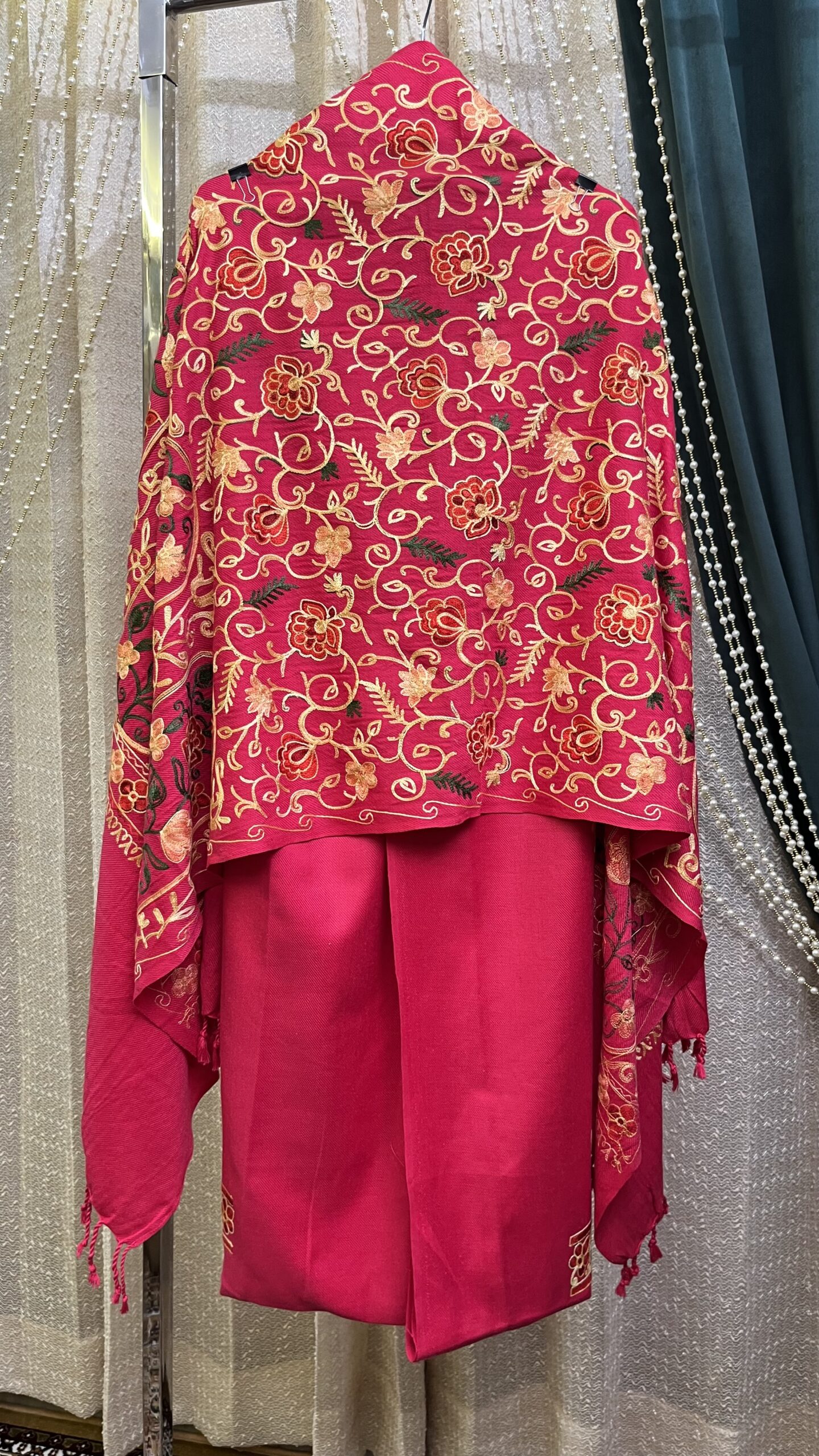 White Kashmiri Pashmina W028 - Image 7